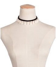 Load image into Gallery viewer, Natural shell necklace