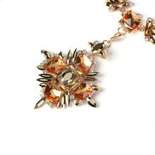 Load image into Gallery viewer, Alloy inlaid gemstone necklace Luxury gemstone vintage necklace