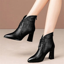 Load image into Gallery viewer, Women's New Fashion Bow Pointed High Heels
