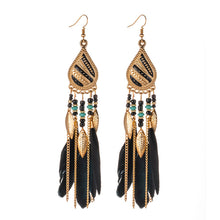 Load image into Gallery viewer, Feather earrings and pearl earrings