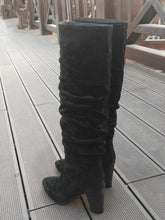 Load image into Gallery viewer, European And American Round Toe Pleated Thick Heel Mid-tube Fashion Boots