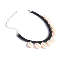 Load image into Gallery viewer, Natural shell necklace