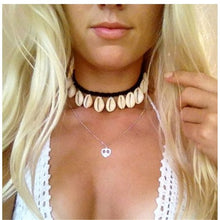 Load image into Gallery viewer, Natural shell necklace