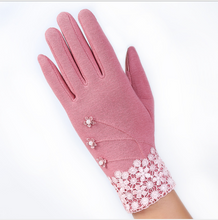 Load image into Gallery viewer, Touch screen ladies winter gloves outdoor sports cycling driving warm gloves not falling velvet gloves