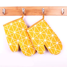 Load image into Gallery viewer, Thickened microwave oven gloves
