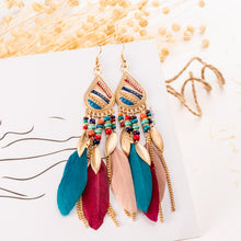 Load image into Gallery viewer, Feather earrings and pearl earrings