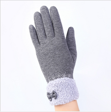 Load image into Gallery viewer, Touch screen ladies winter gloves outdoor sports cycling driving warm gloves not falling velvet gloves