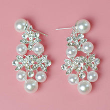 Load image into Gallery viewer, Pearl Necklace Bridal Necklace and Earring Set