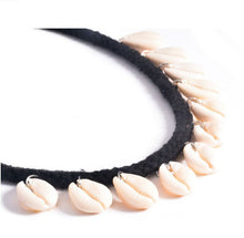 Load image into Gallery viewer, Natural shell necklace