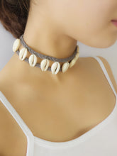 Load image into Gallery viewer, Natural shell necklace