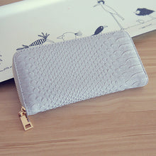 Load image into Gallery viewer, Women's coin purse