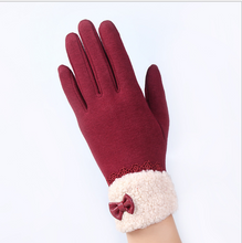 Load image into Gallery viewer, Touch screen ladies winter gloves outdoor sports cycling driving warm gloves not falling velvet gloves