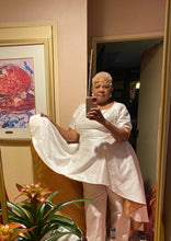 Load image into Gallery viewer, Floating