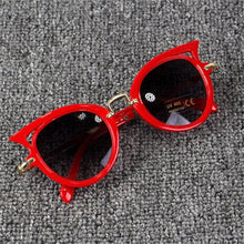 Load image into Gallery viewer, Beautyeye 2018 Kids Sunglasses Girls Brand Cat Eye Children Glasses Boys UV400 Lens Baby Sun glasses Cute Eyewear Shades Goggles