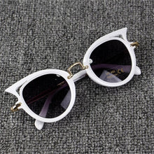Load image into Gallery viewer, Beautyeye 2018 Kids Sunglasses Girls Brand Cat Eye Children Glasses Boys UV400 Lens Baby Sun glasses Cute Eyewear Shades Goggles