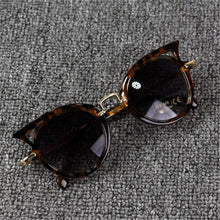 Load image into Gallery viewer, Beautyeye 2018 Kids Sunglasses Girls Brand Cat Eye Children Glasses Boys UV400 Lens Baby Sun glasses Cute Eyewear Shades Goggles
