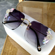 Load image into Gallery viewer, sunglasses women 2020 new fashon Vinage Sqaure luxury glasses Rimless rhinesotne sunglasses Shades For Women Summer oculos