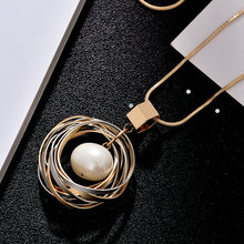 Load image into Gallery viewer, Artificial pearl necklace
