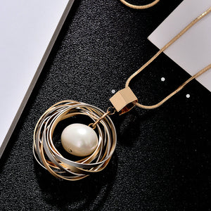 Artificial pearl necklace