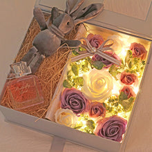 Load image into Gallery viewer, Confession flower gift box
