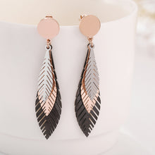 Load image into Gallery viewer, Three-leaf earrings
