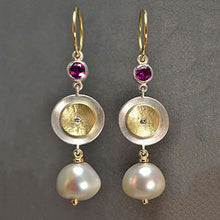 Load image into Gallery viewer, Coin Pearl Earrings
