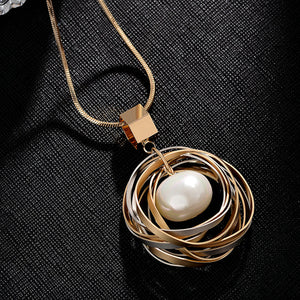 Artificial pearl necklace