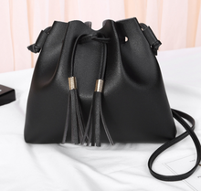 Load image into Gallery viewer, Tassel bucket coin purse
