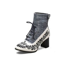 Load image into Gallery viewer, Embroidered short boots
