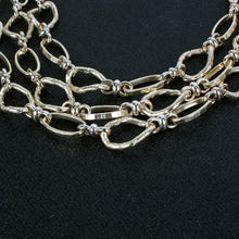 Load image into Gallery viewer, Metal necklace
