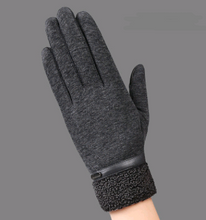 Load image into Gallery viewer, New men&#39;s gloves winter outdoor warm riding gloves men&#39;s touch screen gloves
