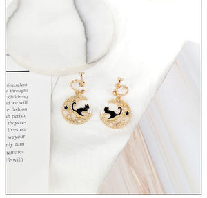 Cat fresh cartoon earrings ins wind moon earrings cute girl students simple Japanese and Korean earrings female ear clips