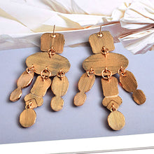 Load image into Gallery viewer, European And American Style Fashion Resin Round Pendant Color Earrings
