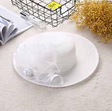 Load image into Gallery viewer, European And American Handmade Flower Net Yarn Hat
