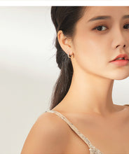 Load image into Gallery viewer, Simple And Small Sterling Silver Earrings Star Earrings
