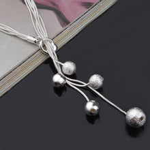 Load image into Gallery viewer, Europe and the necklace
