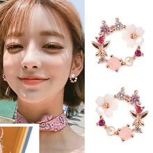 Load image into Gallery viewer, Flower ear clip garland earrings
