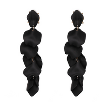 Load image into Gallery viewer, Stud earrings
