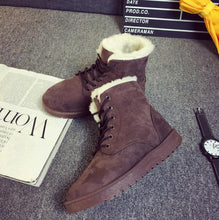 Load image into Gallery viewer, Snow boots
