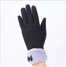 Load image into Gallery viewer, Touch screen ladies winter gloves outdoor sports cycling driving warm gloves not falling velvet gloves
