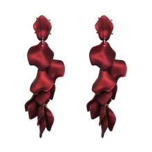 Load image into Gallery viewer, Stud earrings
