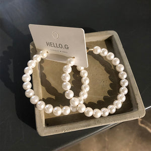 About temperament highlight pearl ear hoop earrings