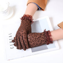 Load image into Gallery viewer, Ladies lace sunscreen gloves
