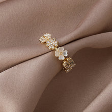 Load image into Gallery viewer, S925 Silver Needle Clover Shell Earrings
