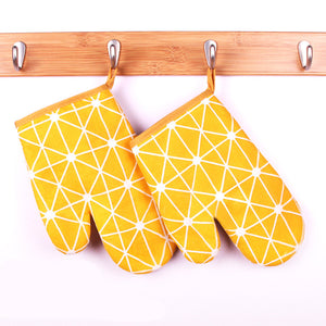 Thickened microwave oven gloves