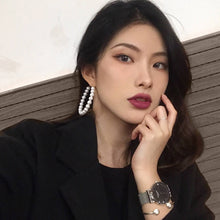 Load image into Gallery viewer, About temperament highlight pearl ear hoop earrings
