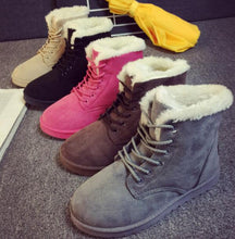 Load image into Gallery viewer, Snow boots
