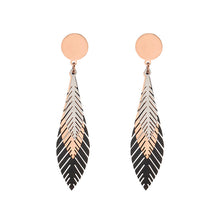Load image into Gallery viewer, Three-leaf earrings
