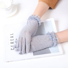 Load image into Gallery viewer, Ladies lace sunscreen gloves
