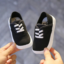 Load image into Gallery viewer, Canvas Shoes Korean Board Shoes Boys Baby White Shoes
